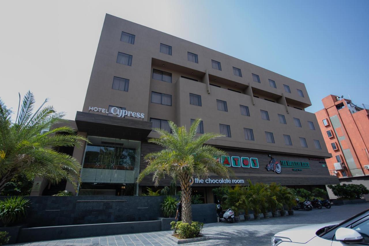 Hotel Cypress Nadiād 外观 照片