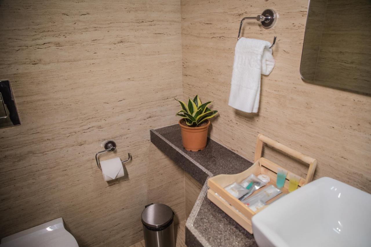 Hotel Cypress Nadiād 外观 照片