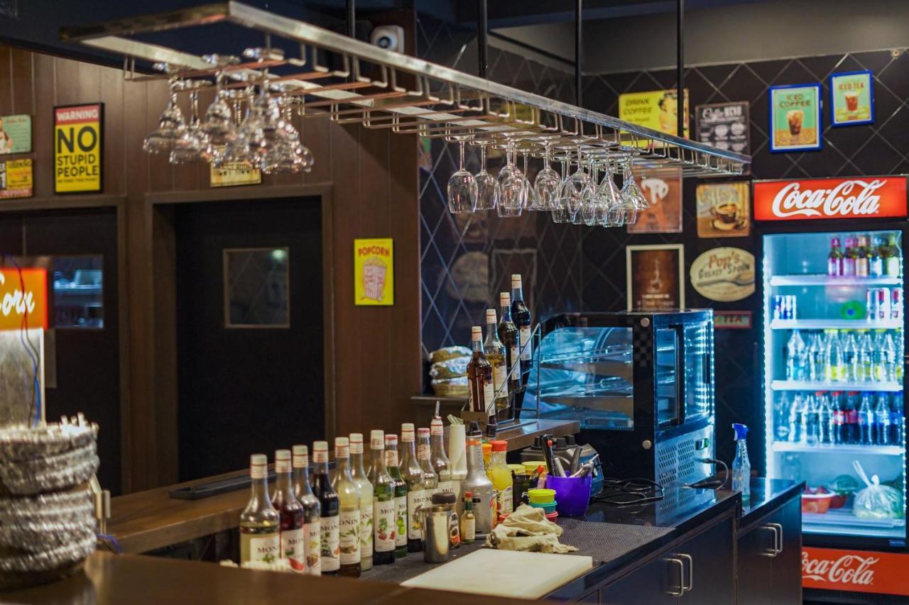 Hotel Cypress Nadiād 外观 照片